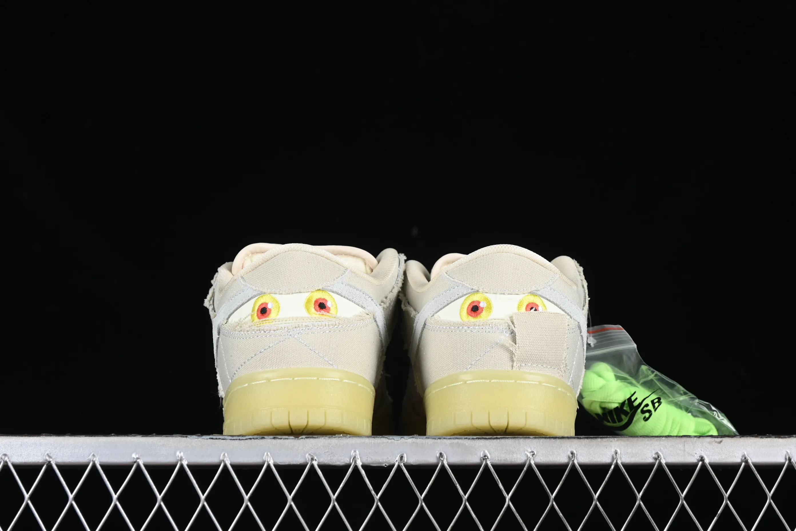 All Categories Nk SB Dunk Series Nk SB Dunk Low Low-top Sneakers K Version Nk SB Dunk Low "Mummy" Mummy SB Smash Backboard Fashion Casual Sneakers DM0774-111